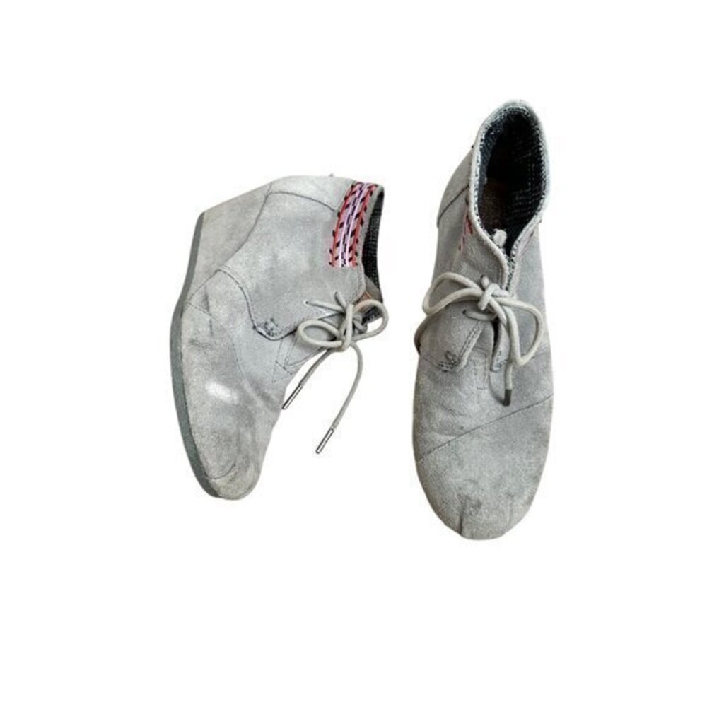 Toms Womens Gray Suede Desert Wedge Ankle Boots With Lace-Up Closure & Patterned